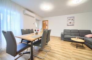 Posedenie v ubytovaní Apartment Mladen