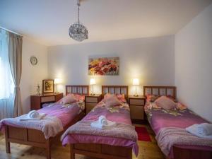 Posteľ alebo postele v izbe v ubytovaní Holiday&wellness house Grofica