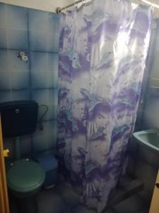 Ein Badezimmer in der Unterkunft Sandalis Hotel