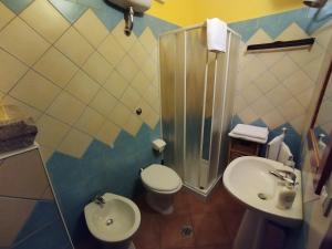 Kylpyhuone majoituspaikassa Sa Balza Guest House