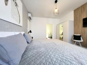 TV a/nebo společenská místnost v ubytování Central rooms