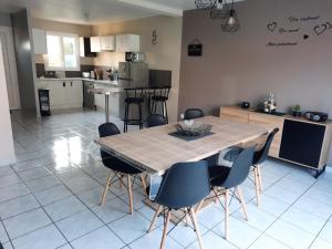Kuchnia lub aneks kuchenny w obiekcie La Maison LOLA
