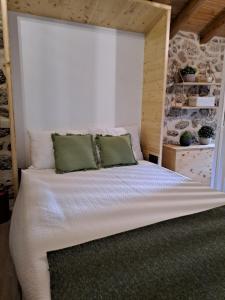 Llit o llits en una habitació de VillaGarcia-Casa da Marianinha