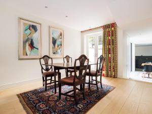 Gallery image of Pass the Keys Lovely 3 bedroom Mews House in Chelsea in London