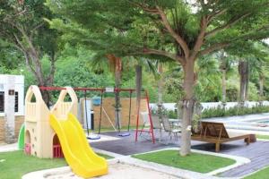 Billede fra billedgalleriet på The Vimanlay Beachfront Condo Retreat 3rd Floor i Cha Am + 22 billeder