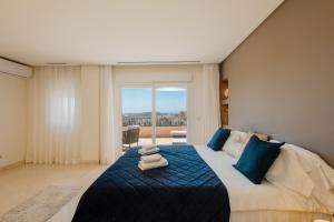 Postel nebo postele na pokoji v ubytování Penthouse with sea views in Nueva Andalucía