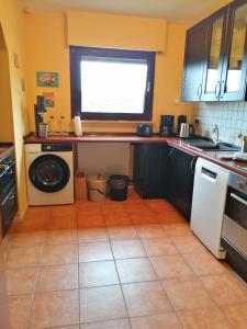Virtuvė arba virtuvėlė apgyvendinimo įstaigoje Ferienwohnung Varmissen nah bei Göttingen