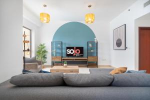 Fuajee või vastuvõtt majutusasutuses JBR Beach Bliss One Three Bedroom Luxury Apartments by Sojo Stay