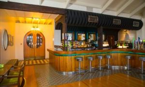 Hol lub bar w obiekcie Ferrycarrig Hotel