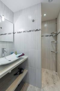 L32 Mozart 2 Bedrooms, Ac, wifi, 10 mins beach