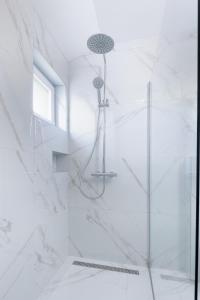 Et badeværelse på Apartments Alen + 57 billeder