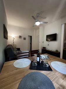 Telewizja i/lub zestaw kina domowego w obiekcie Roma Vatican's Room
