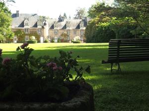Vrt ispred objekta Suite dans un château dans le Haut Anjou