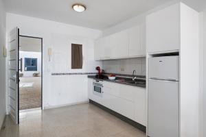 Kuchnia lub aneks kuchenny w obiekcie Callao Beach 1