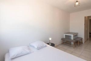 Posteľ alebo postele v izbe v ubytovaní L41 Suite Paladium 8pax 4rooms balcony WIFI AC