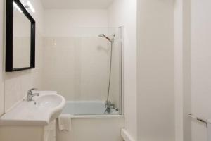Kúpeľňa v ubytovaní L41 Suite Paladium 8pax 4rooms balcony WIFI AC + 35 fotografií