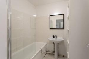 Kúpeľňa v ubytovaní L41 Suite Paladium 8pax 4rooms balcony WIFI AC