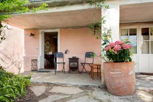 A balcony or terrace at Agriturismo Il Filo di Paglia