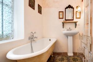 A bathroom at Agriturismo Il Filo di Paglia