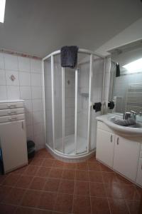 Koupelna v ubytování Ferienwohnung Inrefrid + 37 fotografií