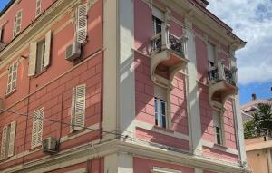 The building in which Az apartmant is located