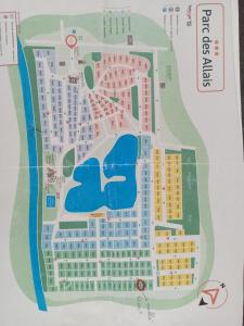 un mapa del complejo en MOBIL-HOME Parc des Allais, en Trogues