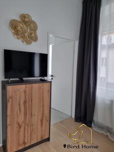 TV a/nebo společenská místnost v ubytování Bird Home Room 10