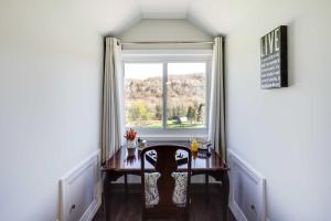 Imagen de la galería de Deck, Grill and Mountain Views Banner Elk Retreat!, en Banner Elk 18 fotos más