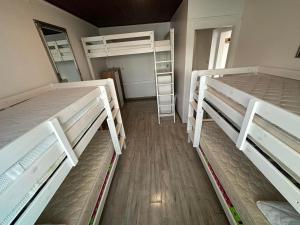 Postel nebo postele na pokoji v ubytování Apartments Stokic
