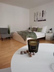 Postel nebo postele na pokoji v ubytování Central Alpha Apartment 7min to the city centar