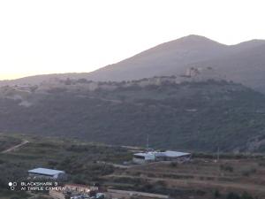 Gallery image of צימרים סוף העולם 3 in Ein Kinya +20 photos