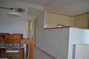 Kuchyňa alebo kuchynka v ubytovaní Cosy apartamento en Sagaró, Costa Brava