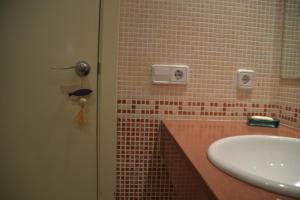 Kúpeľňa v ubytovaní Cosy apartamento en Sagaró, Costa Brava