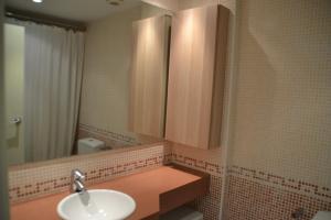Kúpeľňa v ubytovaní Cosy apartamento en Sagaró, Costa Brava