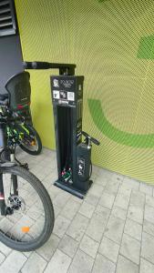 Jazda na bicykli v okolí ubytovania FIRST -- Green Żoliborz apartment 3