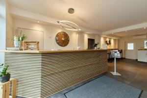 Vstupní hala nebo recepce v ubytování Moselhotel Weinhaus Simon `Sauna`Restaurant`ELadesäule