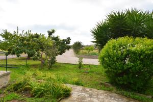 A garden outside La Cecia - Casa vacanze nella campagna salentina