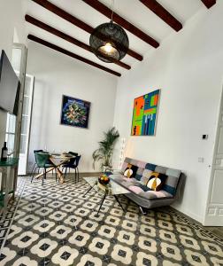 Posedenie v ubytovaní Puerta Azul 3 bedroom Deluxe Apartment