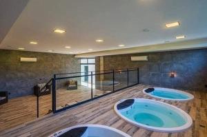 Imagem da galeria de Solar Pedra Da Ilha ( em frente ao Beto carrero word) em Penha