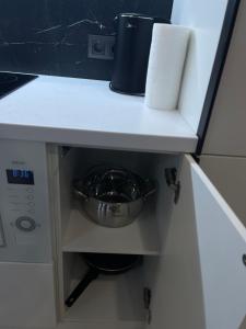 Kuchyň nebo kuchyňský kout v ubytování Апартаменты на Крылова-Ауэзова