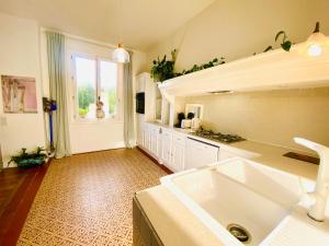 Kúpeľňa v ubytovaní Logement,Environnement Très Paisibles,10 Voyageurs + 26 fotografií