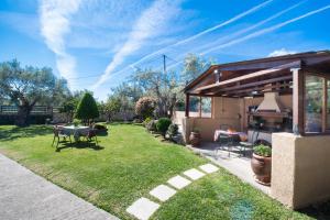 Gallery image of Elichrison Studios in Lygia