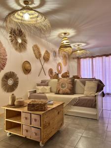 Fotografia z galérie ubytovania Les P'tits Apparts d'Angie - Logement Bohème v destinácii Porto-Vecchio