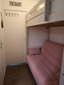 Zdjęcie z galerii obiektu Appartement rénové avec parking plein centre w mieście Samoëns