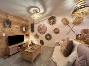 Fotografia z galérie ubytovania Les P'tits Apparts d'Angie - Logement Bohème v destinácii Porto-Vecchio