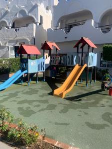 Herní místnost nebo prostor pro děti v ubytování Casa Silvia Marbella - dom w kompleksie hotelowym