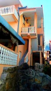 Foto da galeria de Apartmani Sutomore em Sutomore