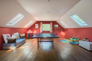 Lower Marsh Farm in Cornwall的休息区