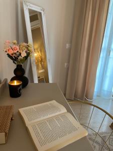 Knihovna v apartmánu