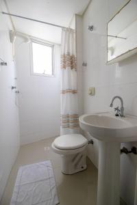 Et badeværelse på PRG23 - Garagem, 4 Dorm, Próx Shopping Atlântico + 56 billeder